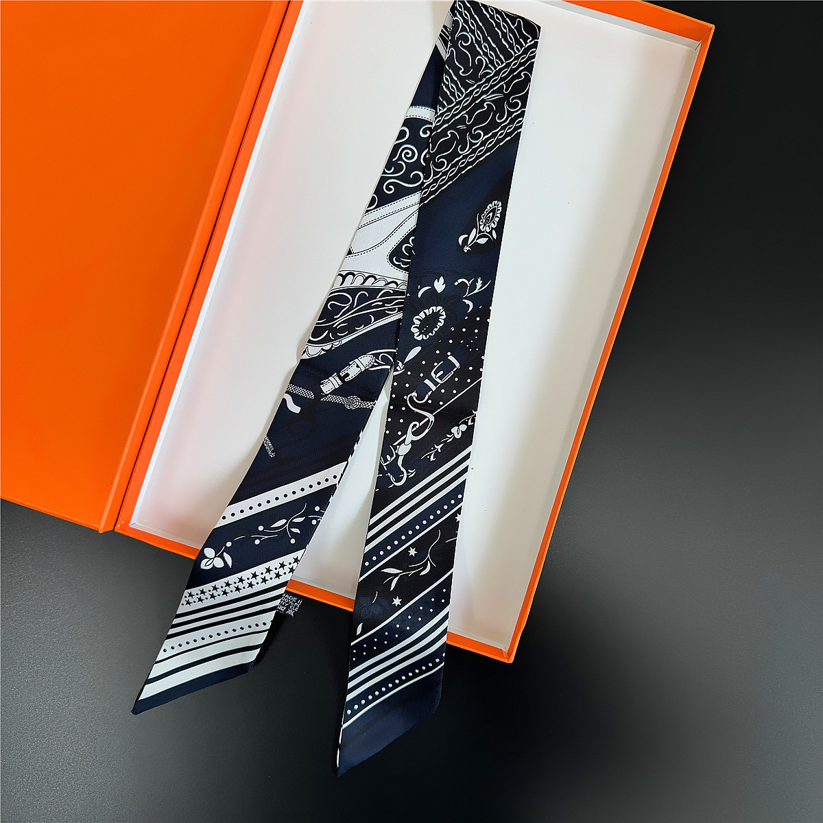 Dunne en smalle decoratieve zi - French Street Fashion recensie en prijs