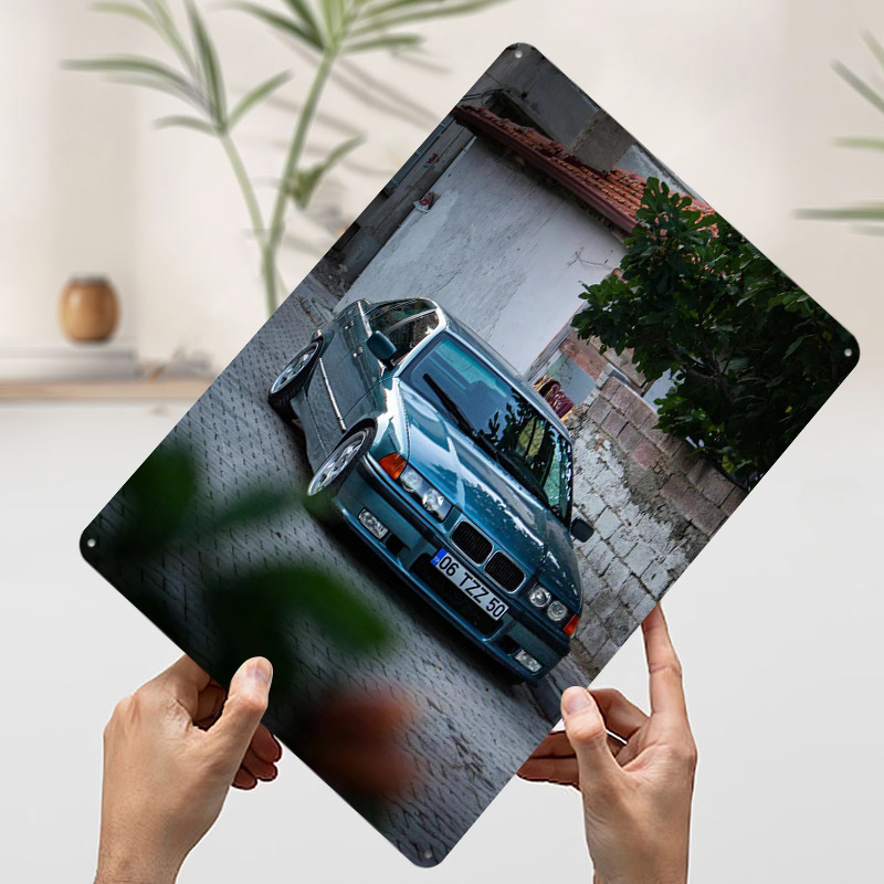 Teal Sports Car E36 op Cobbles - Street Fashion Blog recensie en prijs
