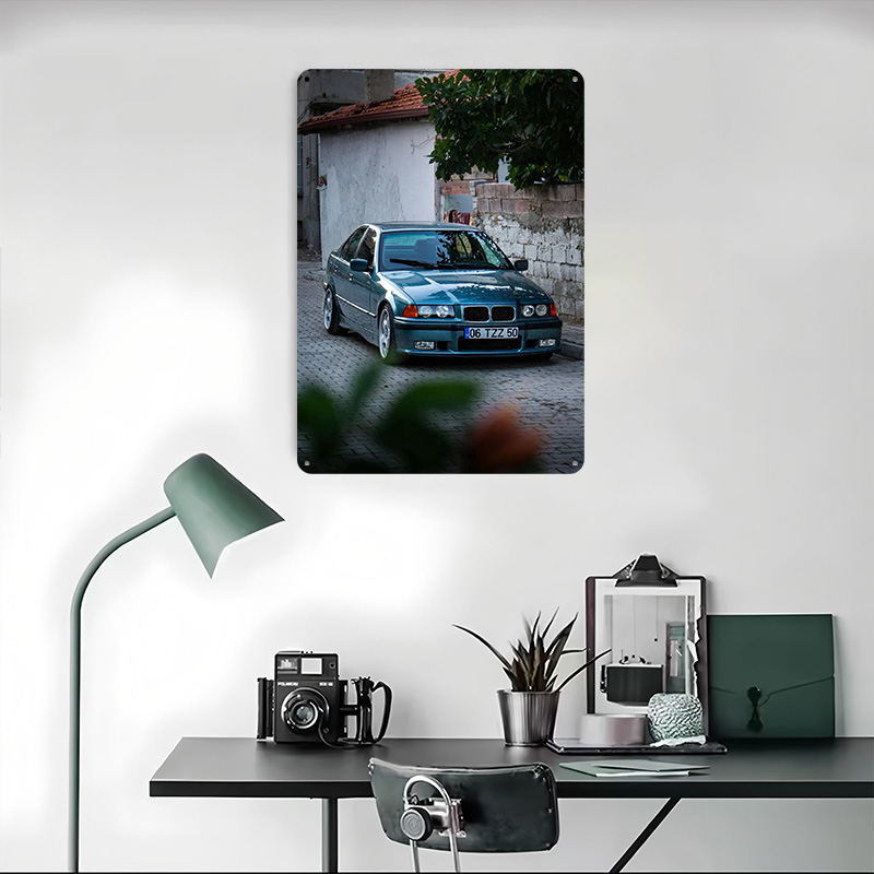 Teal Sports Car E36 op Cobbles - Street Fashion Blog recensie en prijs